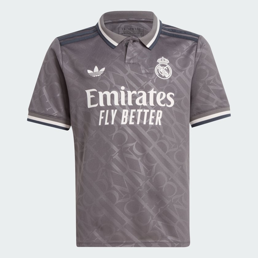 Real Madrid jersey with shorts
